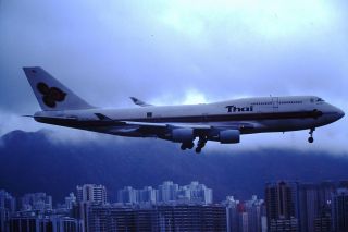 1998 Hong Kong Photo Slide Kai Tak Airport Landing Thai B - 747 Hkg