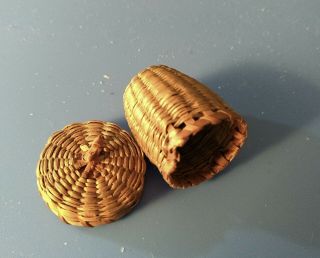 Vintage Hand Made Sweet Grass Thimble Holder Basket With Lid.