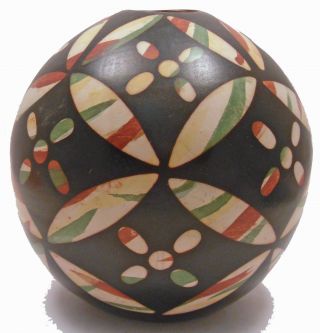 Signed Suyon Hand - Crafted Ceramic Sphere Chulucanas,  Peru,  Pottery 1538