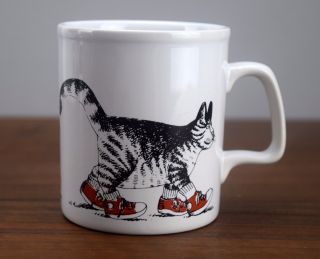 B Kliban Red Sneaker Cat Coffee Mug 1979 Striped Kitty Shoes Kiln Craft England