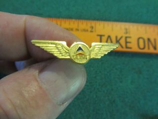 Vtg Small Delta Airlines Pilot Captain Wings Lapel Gold Tone Metal Enamel Pin