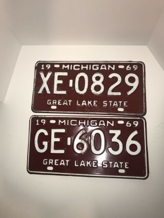 Vintage 1969 Michigan License Plate || Set Of 2|| Great Lake State Red/white