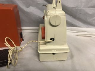 Vintage Singer Junior Miss Sewing Machine W/ Pedal (Model: 67B13) 4