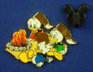 Huey Dewey Louie Campfire Coonskin Hats American Pin Quest Le Pin 23801
