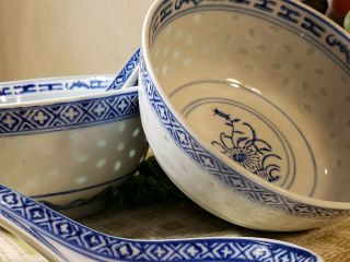 Set Of 2 Chinese Chrysanthemum Blue Rice Porcelain Soup Bowls Plus Spoons