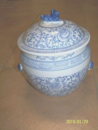 Vintage Ginger Jar Chinese Blue & White Porcelain Pottery Foo Dog On Lid 8.  5”