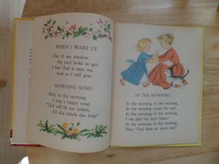 Prayers And Graces For A Small Child,  A Rand McNally Elf Book,  1955 4