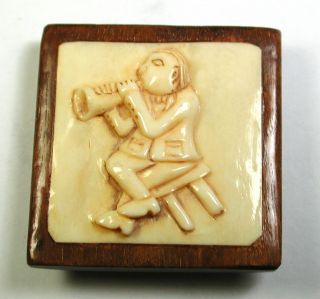 Bb Hand Carved Button Man Playing Clarinet Set In Wood Design - 2 "