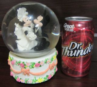 Rare Disney Mickey Mouse Minnie Wedding Cake Bride Groom Snowglobe Music Box