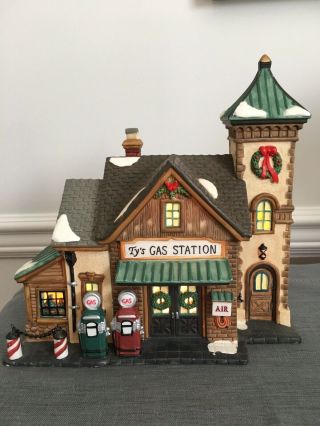 Heartland Valley Christmas Village Ty’s Gas Station O’well 2005 Porcelain House