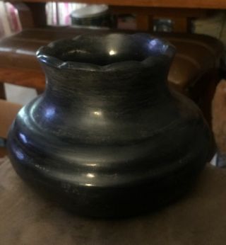 Early Large Santa Clara Pueblo Pottery Pot By Frances Chavarria