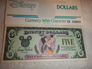 Disney Dollars Goofy $5 1996 Series A - A00045429a -