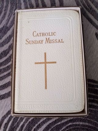 Vintage Catholic Sunday Missal - 1956 Leather W/ Zipper And Box - P.  J.  Kenedy