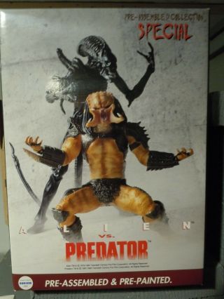 1995 Medicom Aliens Vs Predator Model Set Pre - Painted & Assembled H.  R.  Giger