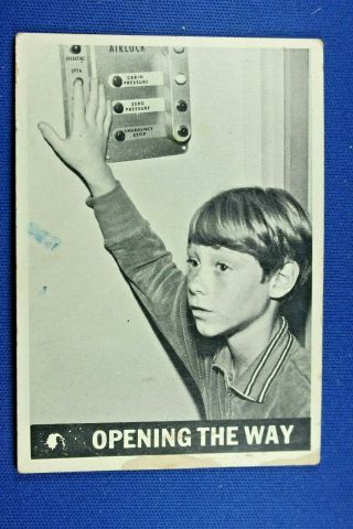 1966 Topps Lost In Space - 24 " Opening The Way " -