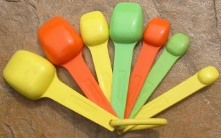 Vtg Harvest Multi Color Orange Green Yellow Tupperware Measuring Spoons Complete 3