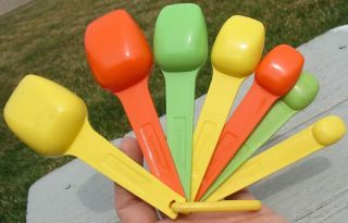 Vtg Harvest Multi Color Orange Green Yellow Tupperware Measuring Spoons Complete 4