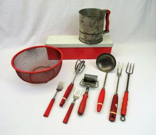 Red Wood Handle Kitchen Utensils Gadgets Strainer Sifter Ladle Beater Fork