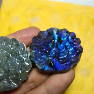 2pc Natural labradorite crystal hand carved peacock 50g 5
