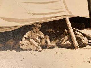 ANTIQUE PHOTO NATIVE AMERICAN SIOUX CHILD IN LODGE.  Rez Photo 2