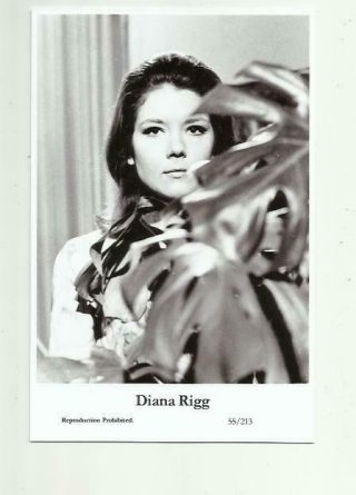 N482) Diana Rigg Swiftsure (55/213) Photo Postcard Film Star Pin Up Avenger