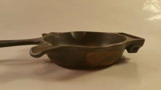 Vintage Griswold Mini Frying Pan Ashtray & Match Holder 570 A Quality Ware 4
