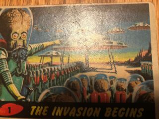 1962 Topps Bubbles Mars Attacks Card 1 The Invasion Begins 4