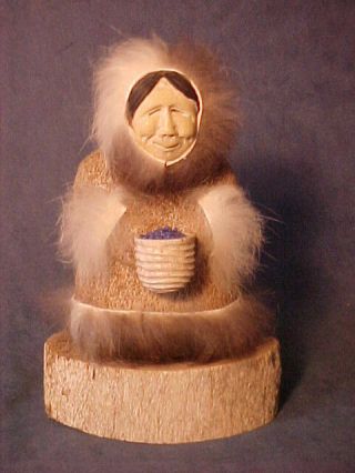 Eskimo / Inuit Sculpture Of A Woman With Berries 6 1/2 " Alaska/canada