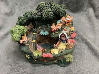 Walt Disney Snow White The Seven Dwarfs Fountain Display Figurine Scene Lights