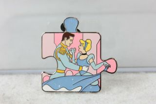 Disney Character Connection Mystery Le 500 Pin Puzzle Cinderella Chaser Prince