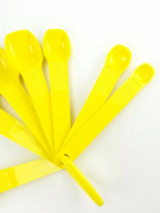 Vintage Set of 7 Yellow Tupperware Measuring Spoons 1272 - 5 bt 3