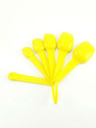Vintage Set of 7 Yellow Tupperware Measuring Spoons 1272 - 5 bt 4