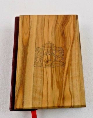 The Holy Bible In The King James Version - A Red Letter Edition / Wood Cover