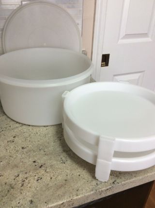 Tupperware Round Container 256 - 1 Pie/cake Carrier & Lid 224 - 9 Two Divide - A - Rack