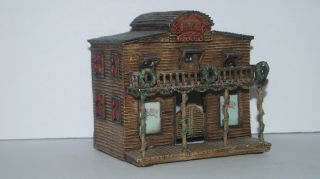 Lighted Saloon House Building With Christmas Wreaths Ho Scale Battery Operated