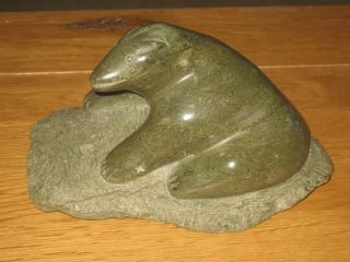 Rare Inuit Carved Marble Stone Signed Polar Bear Sculpture Dated 1976