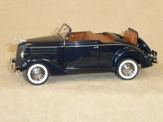 1936 Ford Deluxe Cabriolet - Franklin Diecast - 1:24 Scale - Dk Blue/brown