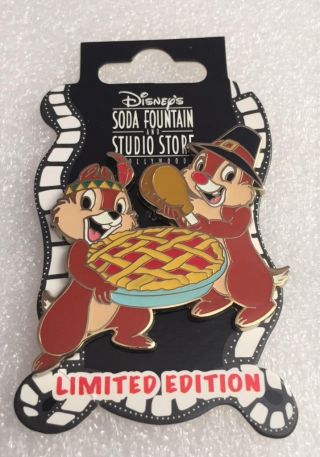 Disney Dsf Chip And Dale With Pie Thanksgiving 2011 Le 150 Pin