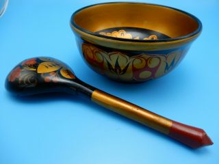 RUSSIAN KHOKHLOMA LACQUERED HAND PAINTED WOODEN BOWL & SPOON 5