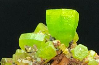3.  6g Natural Pyromorphite Bunker Hill Crystal Rare Mineral Specimens China