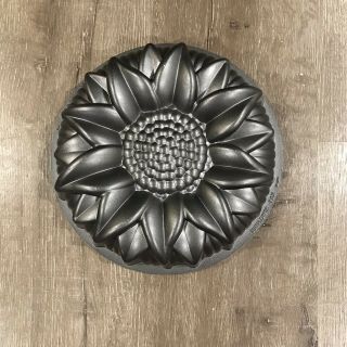 Nordic Ware Sunflower Non Stick Bundt Cake Pan 10 Cups