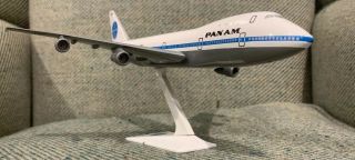Pan Am Boeing 747 - 100 Desk Top Aircraft 1/200 Model Snap Fit Plastic