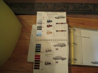 1990 Pontiac product fact Car Auto Buyers guide Dealership dealer Sales book 42 4