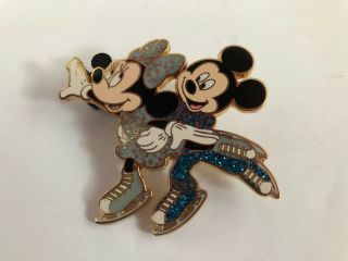Disney Mickey & Minnie Mouse Ice Skating Winter Sports 2006 Le 100 Pin