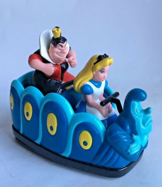 Vintage Disney Theme Park Alice In Wonderland Die Cast Vehicle Queen Of Hearts