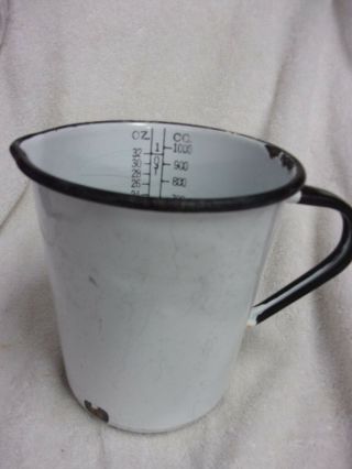 Vintage Porcelain Enamel Measuring Cup 32 Oz - 1000 C.  C.  Or Grams - 1 Quart