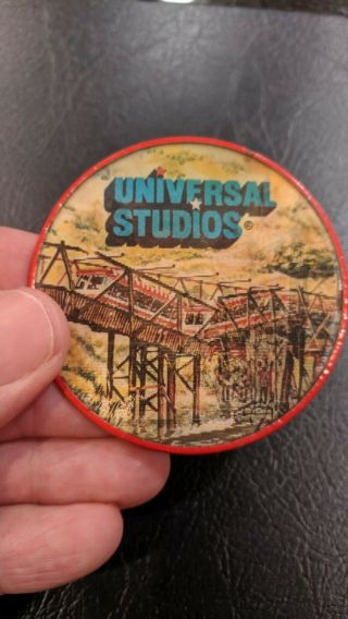 Rare Vintage Universal Studio Lenticular Button - The Movie Earthquake