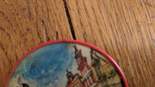 Rare vintage universal studio lenticular button - The movie Earthquake 3