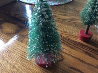 Set of 4 VtG Bottle Brush Small Novelty Christmas Trees 1950 ' s Japan 3