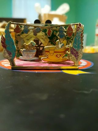Disney Trading Pin Alice In Wonderland Tea Party Diorama Pin
